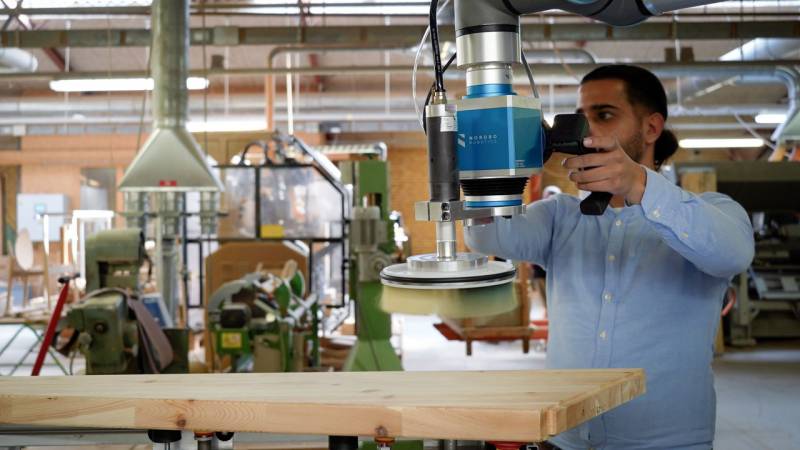 Opérateur avec Mimic Sander